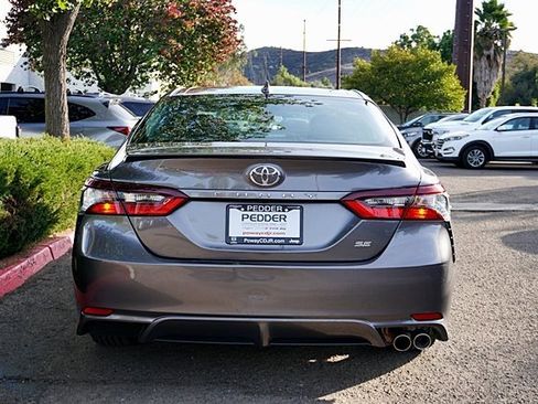 Used 2023 Toyota Camry SE image 9