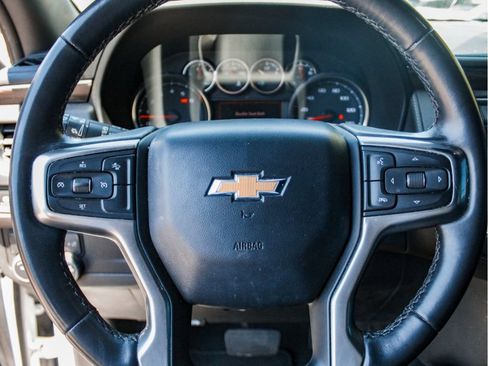 Used 2022 Chevrolet Suburban LS RWD image 13