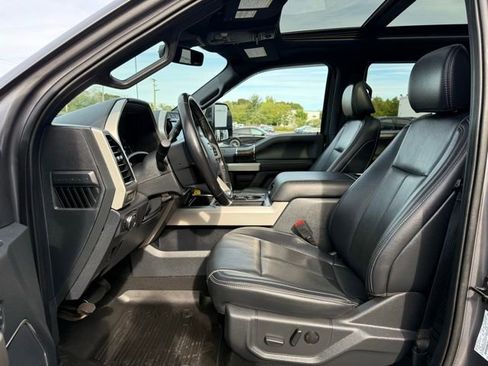 Used 2022 Ford F250 Lariat w/ Black Appearance Package image 14