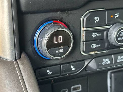 Used 2023 Chevrolet Tahoe Z71 AWD/4WD image 24
