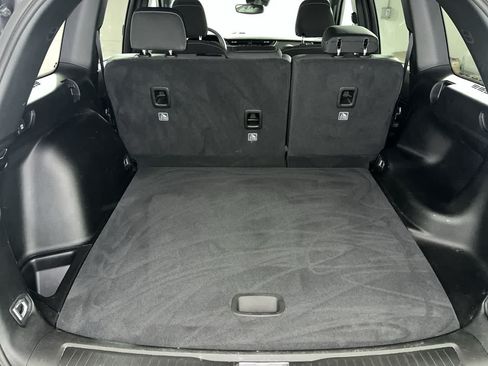 Used 2024 Jeep Grand Cherokee Laredo AWD/4WD image 27