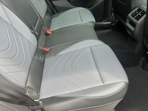 Certified 2025 Volkswagen Tiguan SE R-Line AWD/4WD image 29