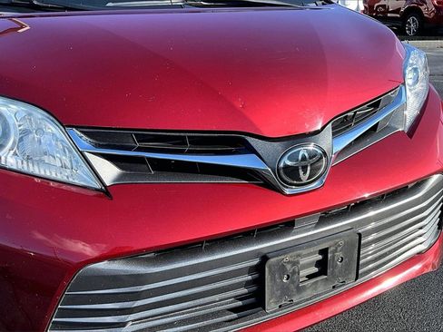 Used 2020 Toyota Sienna XLE Premium image 28