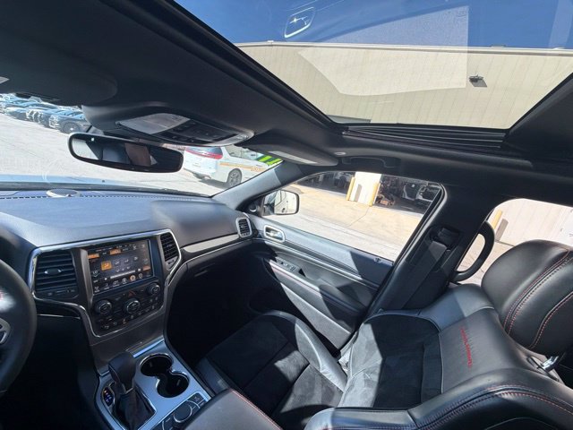 Used 2017 Jeep Grand Cherokee Trailhawk w/ Trailhawk Luxury Group AWD/4WD image 20