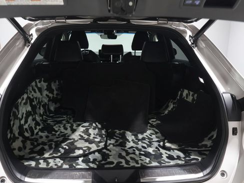 Used 2021 Toyota Venza XLE w/ Softex Package AWD/4WD image 5