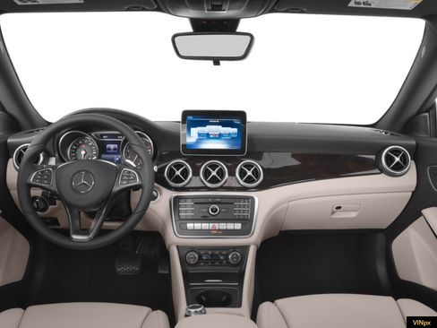 Used 2018 Mercedes-Benz CLA 250 image 4
