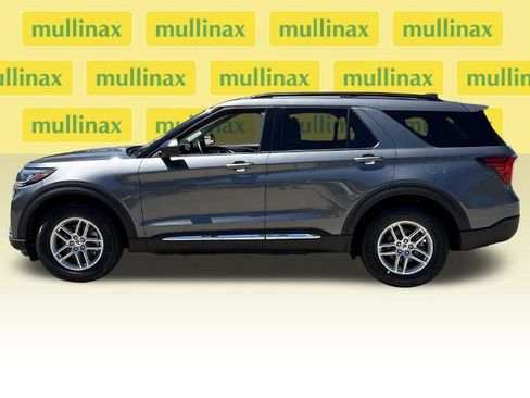 Certified 2025 Ford Explorer Active AWD/4WD image 18