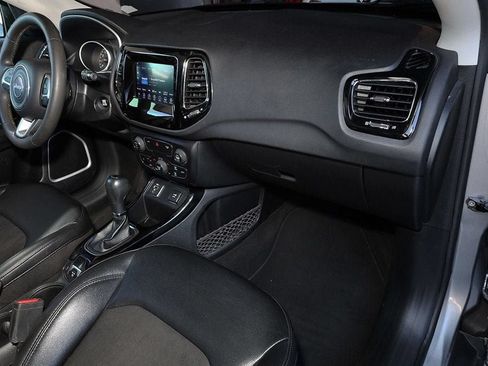 Used 2021 Jeep Compass Latitude FWD image 21