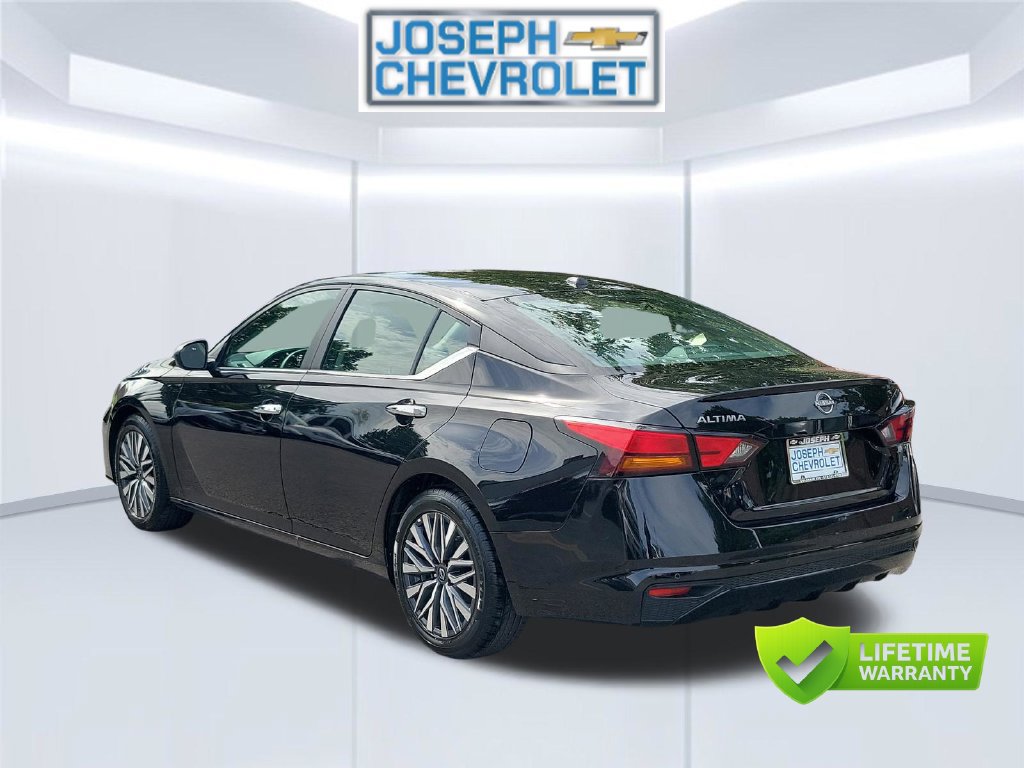 Used 2025 Nissan Altima 2.5 SV FWD image 4