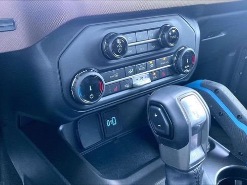 Used 2022 Ford Bronco Outer Banks AWD/4WD image 25