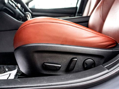 Certified 2025 MAZDA MAZDA3 s image 12