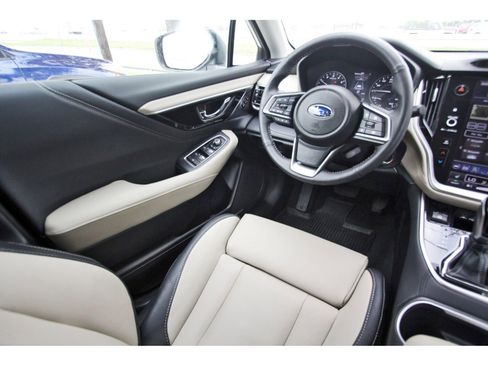 Certified 2025 Subaru Outback Limited AWD/4WD image 8