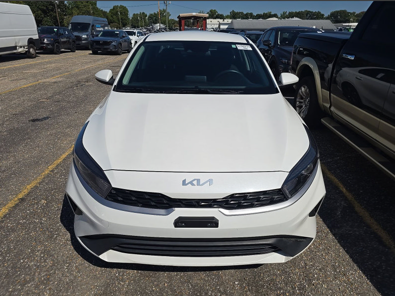 Used 2024 Kia Forte LXS FWD image 6