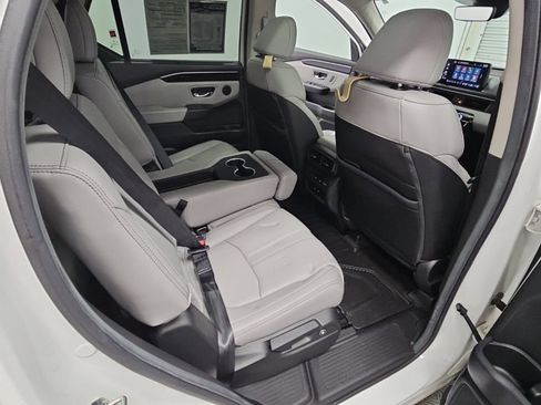 Used 2024 Honda Pilot Touring image 38