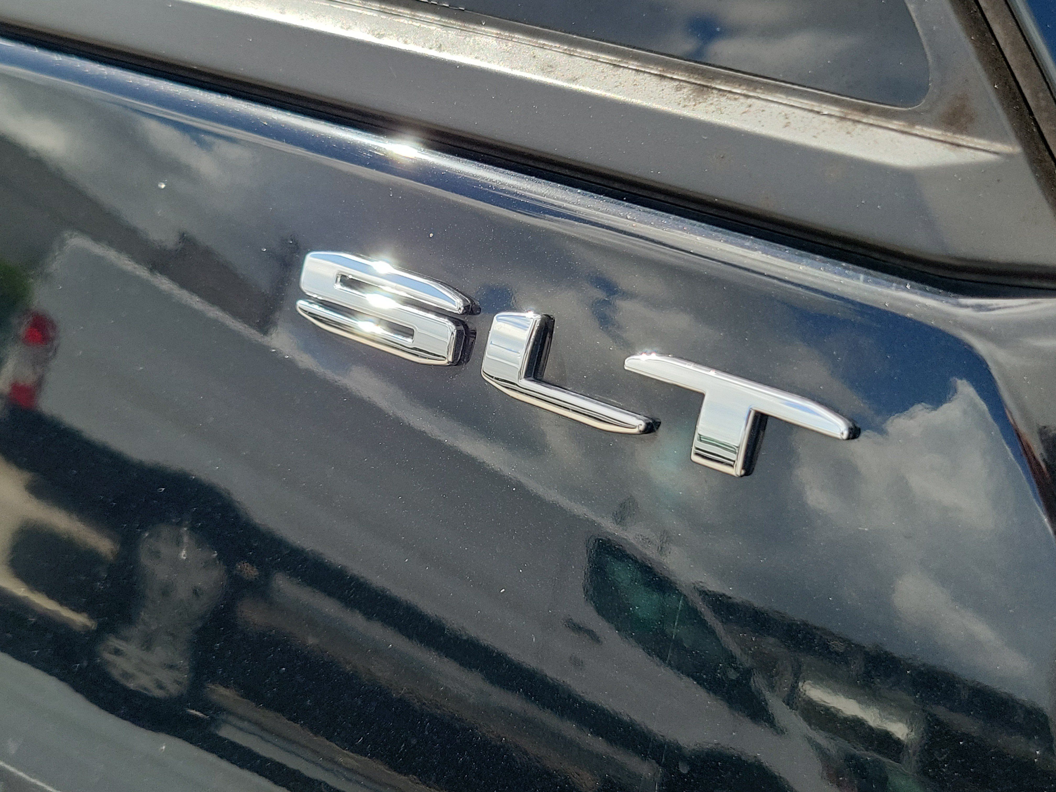 Used 2024 GMC Terrain SLT FWD image 34