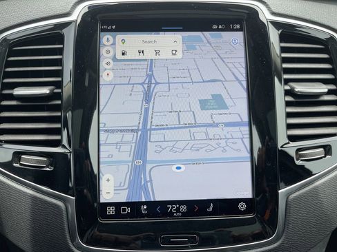 Used 2025 Volvo XC90 B6 Plus image 15