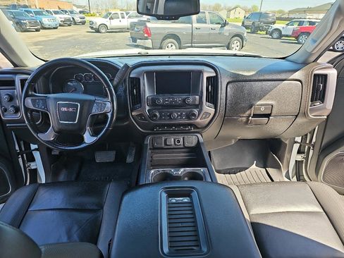 Used 2018 GMC Sierra 1500 SLT w/ All Terrain Package AWD/4WD image 11