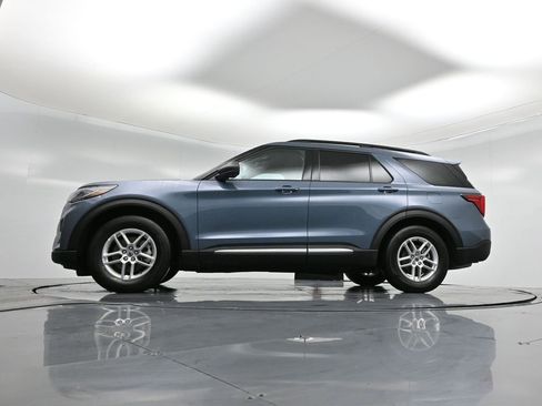 Used 2025 Ford Explorer Active image 50