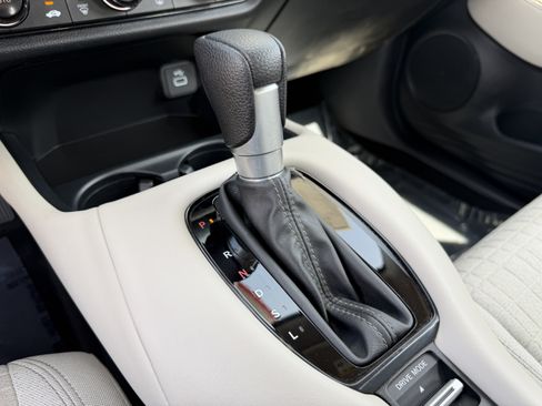 Used 2024 Honda HR-V LX image 22