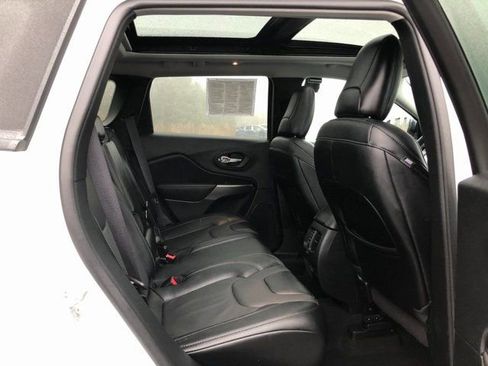 Used 2022 Jeep Cherokee Limited image 18