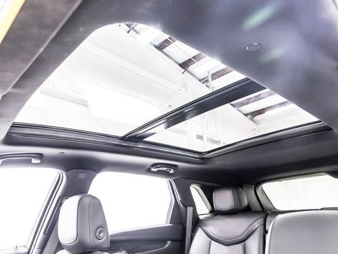 Used 2020 Cadillac XT5 Premium Luxury AWD/4WD image 17