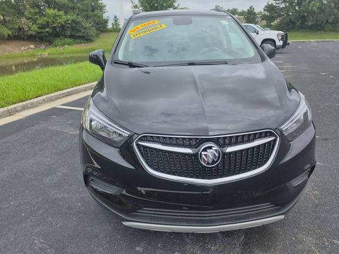 Used 2022 Buick Encore Preferred w/ Safety Package FWD image 3