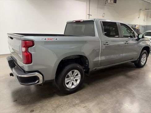 Used 2025 Chevrolet Silverado 1500 LT image 3