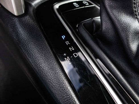 Certified 2022 Toyota Corolla Cross XLE image 23