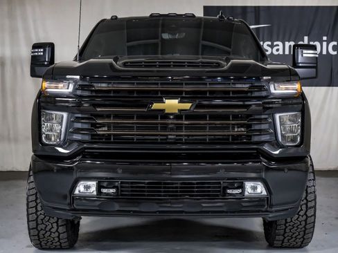 Used 2022 Chevrolet Silverado 3500 High Country w/ Z71 Off-Road Package image 3