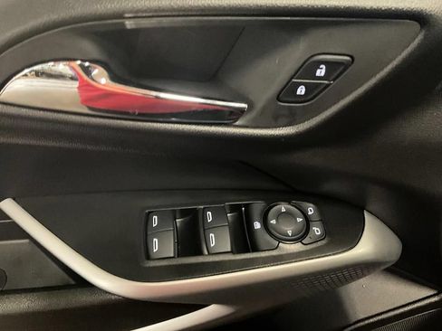 Used 2026 Chevrolet Trax RS FWD image 31