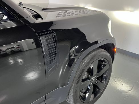 Used 2020 Land Rover Defender 110 HSE image 19