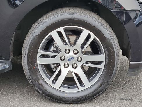 Used 2023 Ford Expedition Limited image 12