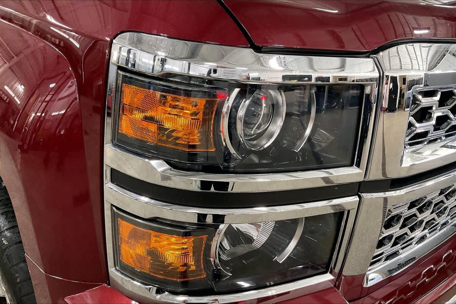 Used 2015 Chevrolet Silverado 1500 LTZ w/ LTZ Plus Package AWD/4WD image 27