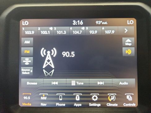 Used 2019 Jeep Wrangler Unlimited Sahara image 16