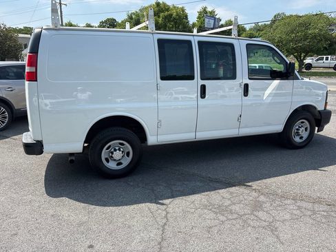 Used 2017 Chevrolet Express 2500 RWD image 1