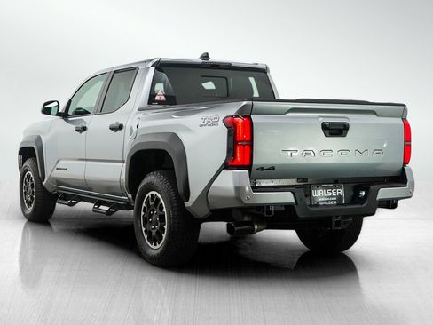 Used 2025 Toyota Tacoma TRD Off-Road w/ TRD Off Road Upgrade Package AWD/4WD image 3