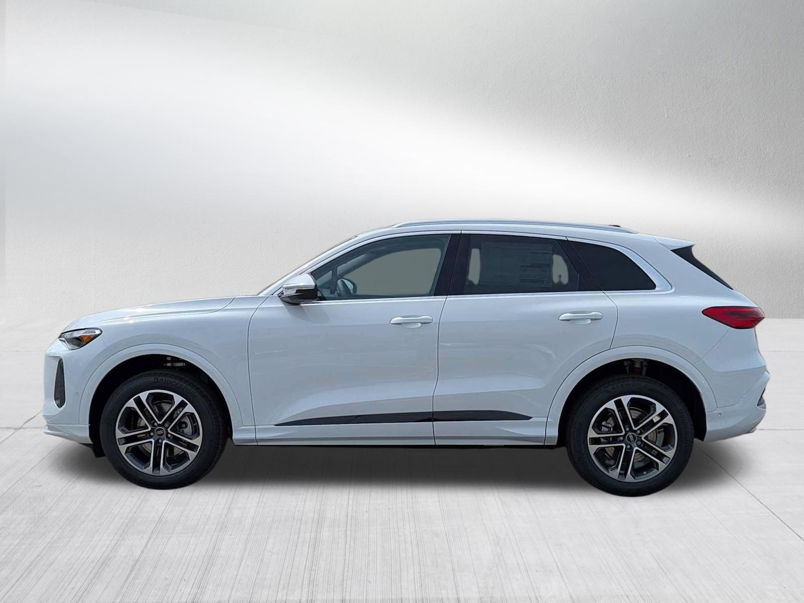 Used 2026 Audi Q5 Premium w/ Convenience Package AWD/4WD image 3