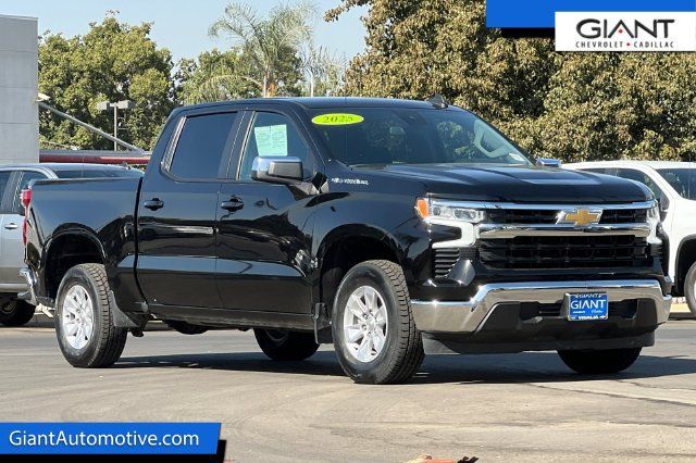 Used 2025 Chevrolet Silverado 1500 LT RWD image 1