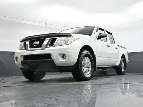 Used 2017 Nissan Frontier SV w/ SV Value Truck Package image 39