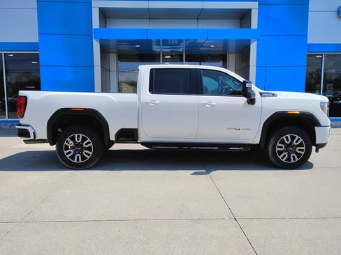 Used 2022 GMC Sierra 2500 AT4 w/ AT4 Preferred Package AWD/4WD image 2