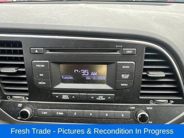 Used 2017 Hyundai Elantra SE FWD image 16