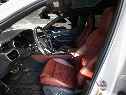 Used 2022 Audi S6 Prestige image 9