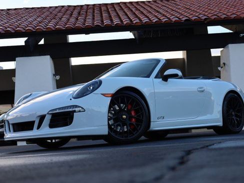 Used 2015 Porsche 911 Carrera GTS image 3