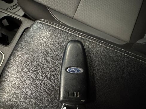 Used 2019 Ford Escape SE AWD/4WD image 17
