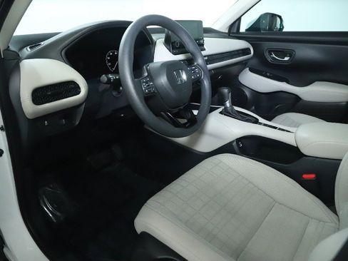 Used 2023 Honda HR-V LX image 17