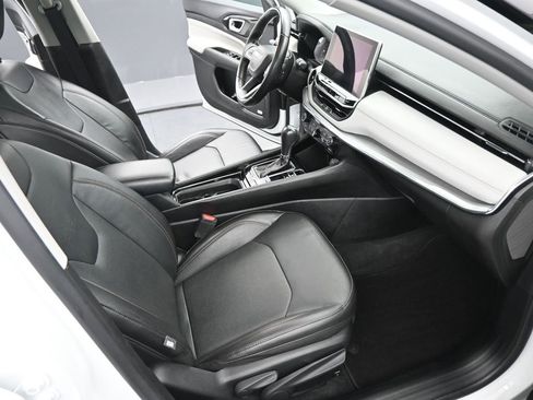 Used 2022 Jeep Compass Limited w/ Sun and Sound Group image 17