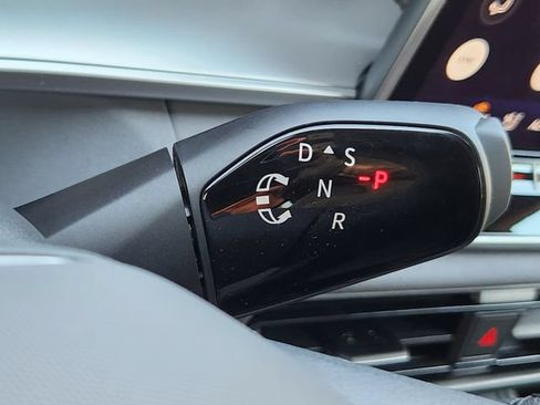 New 2026 Volkswagen Tiguan SE R-Line AWD/4WD image 19
