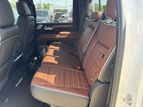 New 2026 GMC Sierra 3500 Denali Ultimate w/ LPO, Black Badging Package AWD/4WD image 19