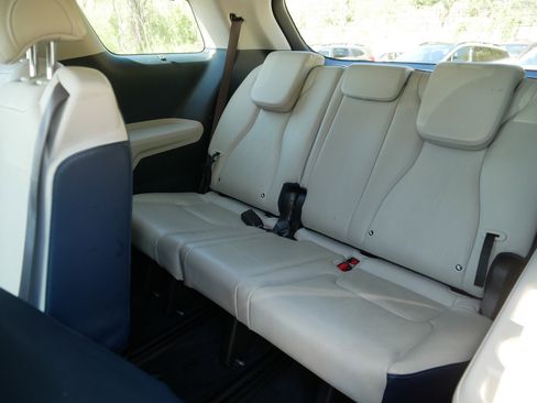 Certified 2025 Kia Carnival EX FWD image 37