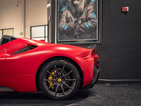 Used 2024 Ferrari SF90 Spider AWD/4WD image 3